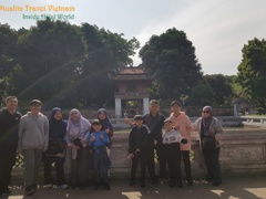 Miss Sharin with her family 
