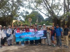 Discover Tam coc with friends